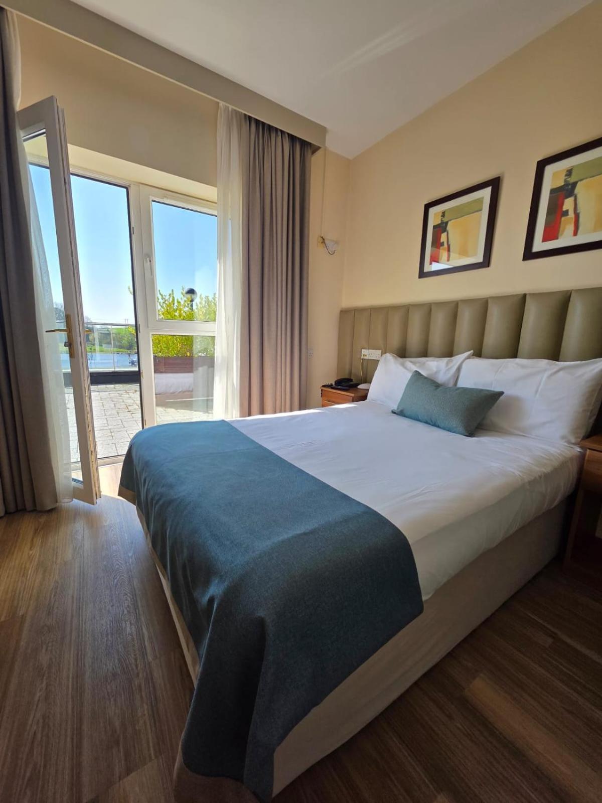 בלינסלו Moycarn Lodge & Marina מראה חיצוני תמונה
